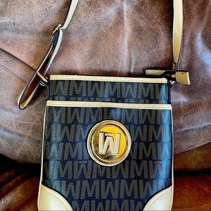 Cross body purse